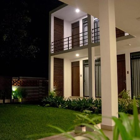 Golden Ray Villa Anuradhapura Buitenkant foto