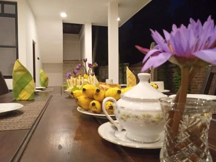 Golden Ray Villa Anuradhapura Buitenkant foto