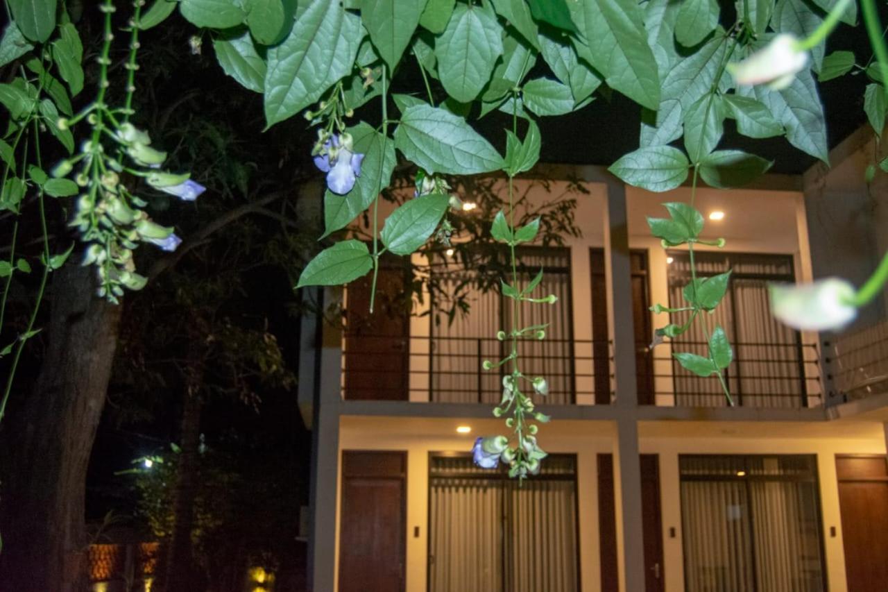 Golden Ray Villa Anuradhapura Buitenkant foto